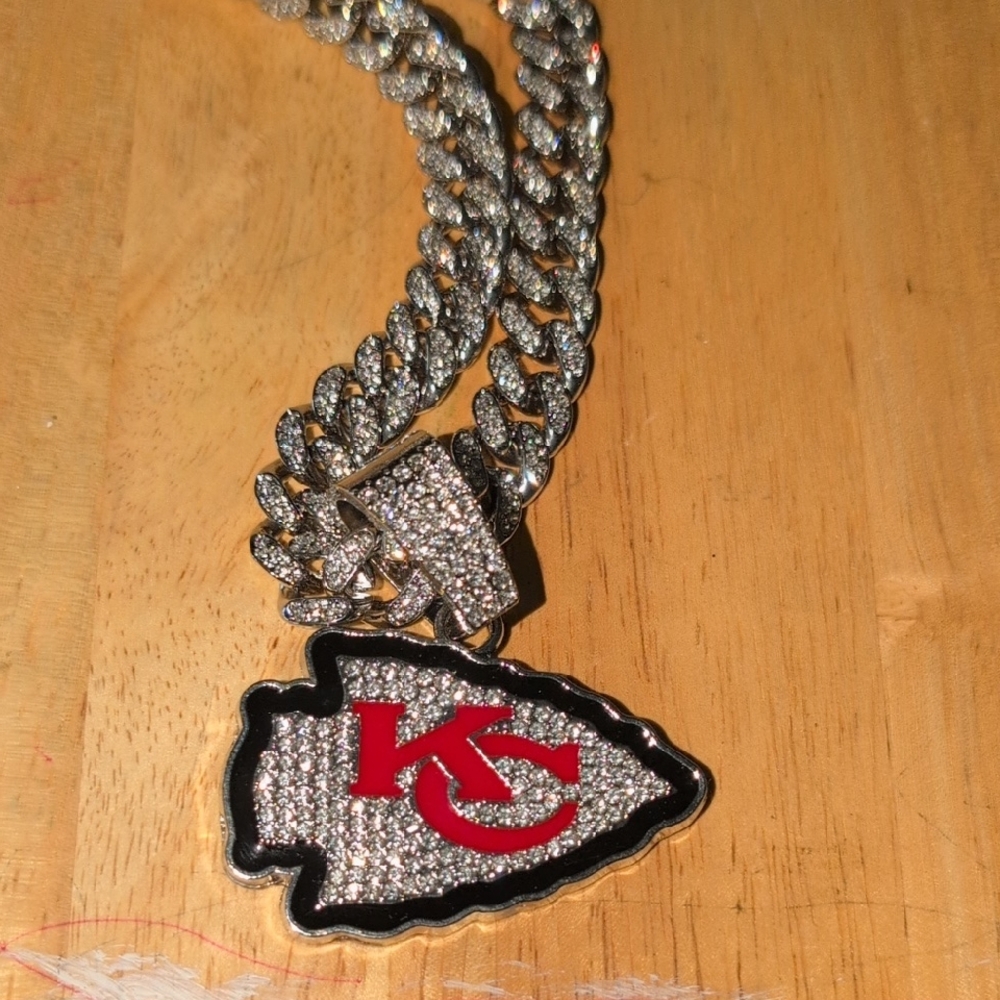 Unk Silver & Red KC Arrowhead Pendant Cuban Chain